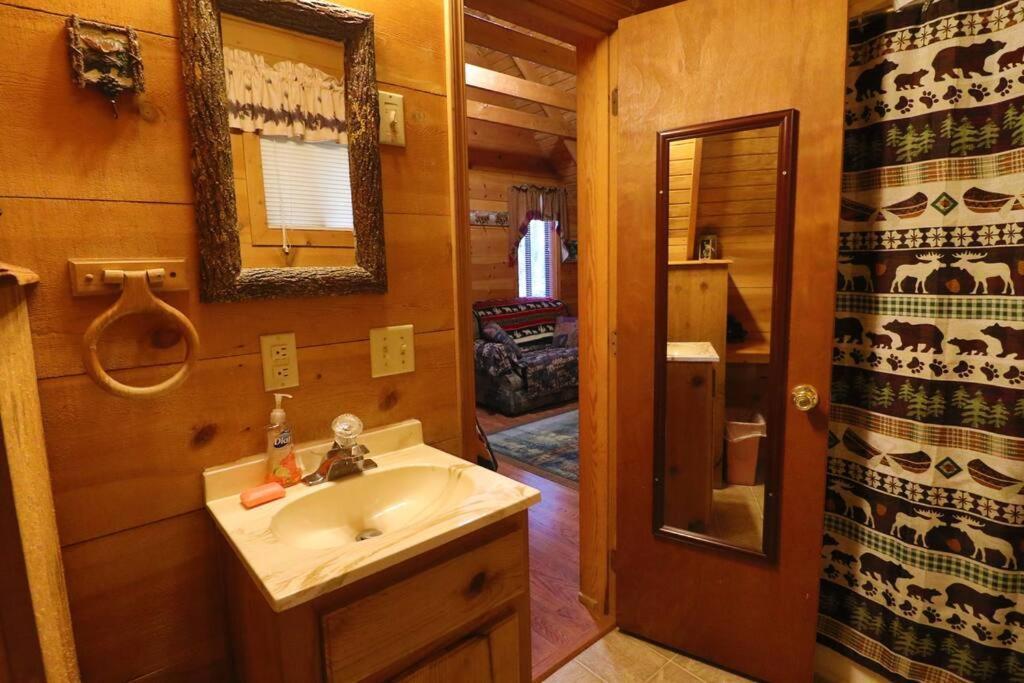 Cute Updated Mountain Cabin Fireplace #3 Helen Exterior foto